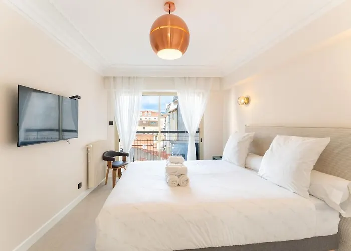 Magnifique Dans Le Carre D'or A Cannes