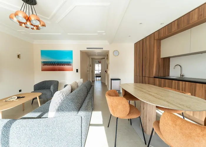 Magnifique Dans Le Carre D'or A Daire *